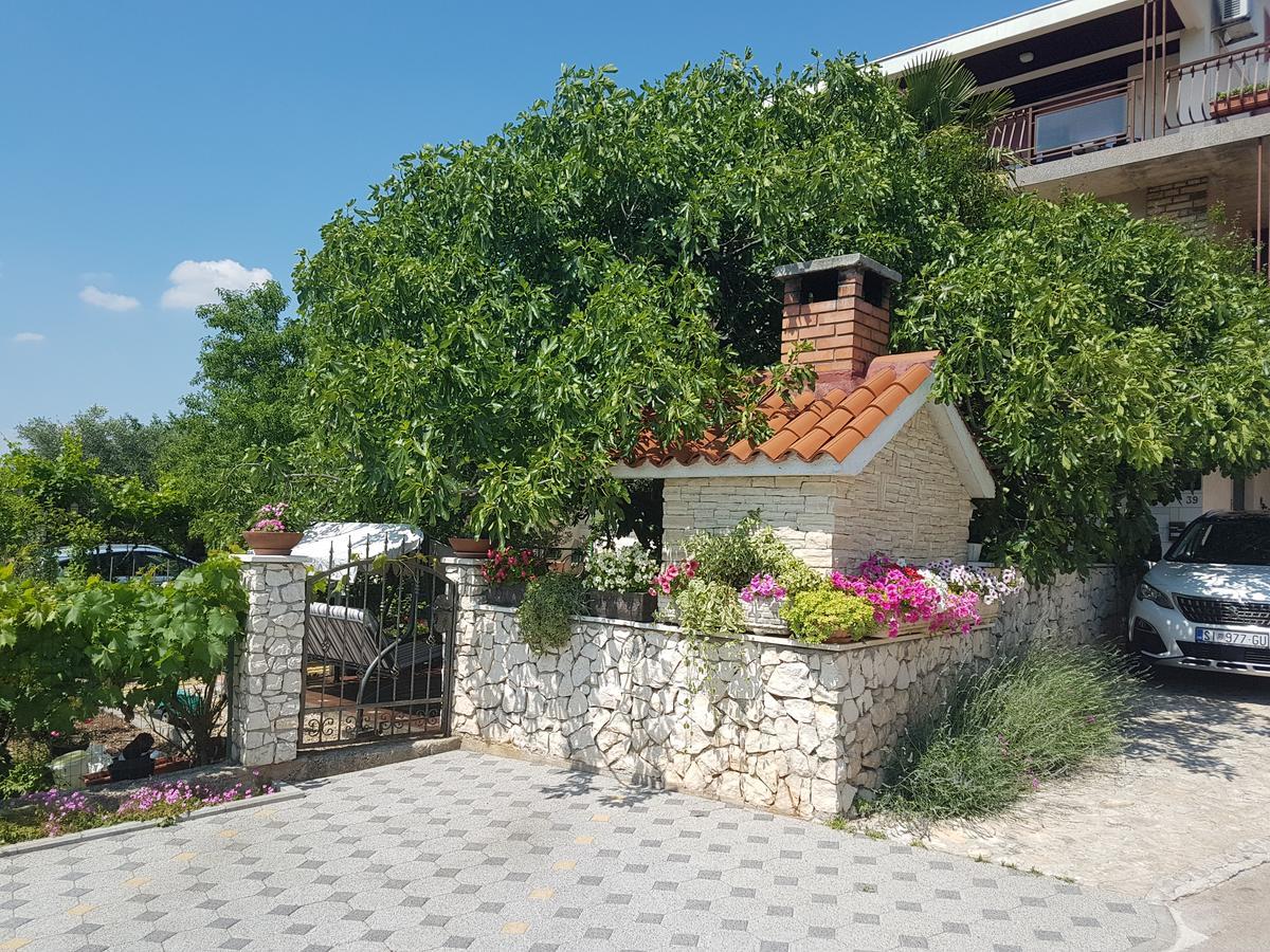 Apartment Adis Šibenik Buitenkant foto